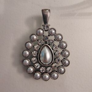 Premier Designs Necklace or Scarf Enhancer/ Pendant